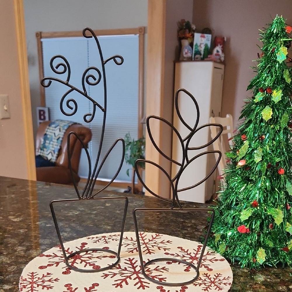 Black Metal Floral Decor
